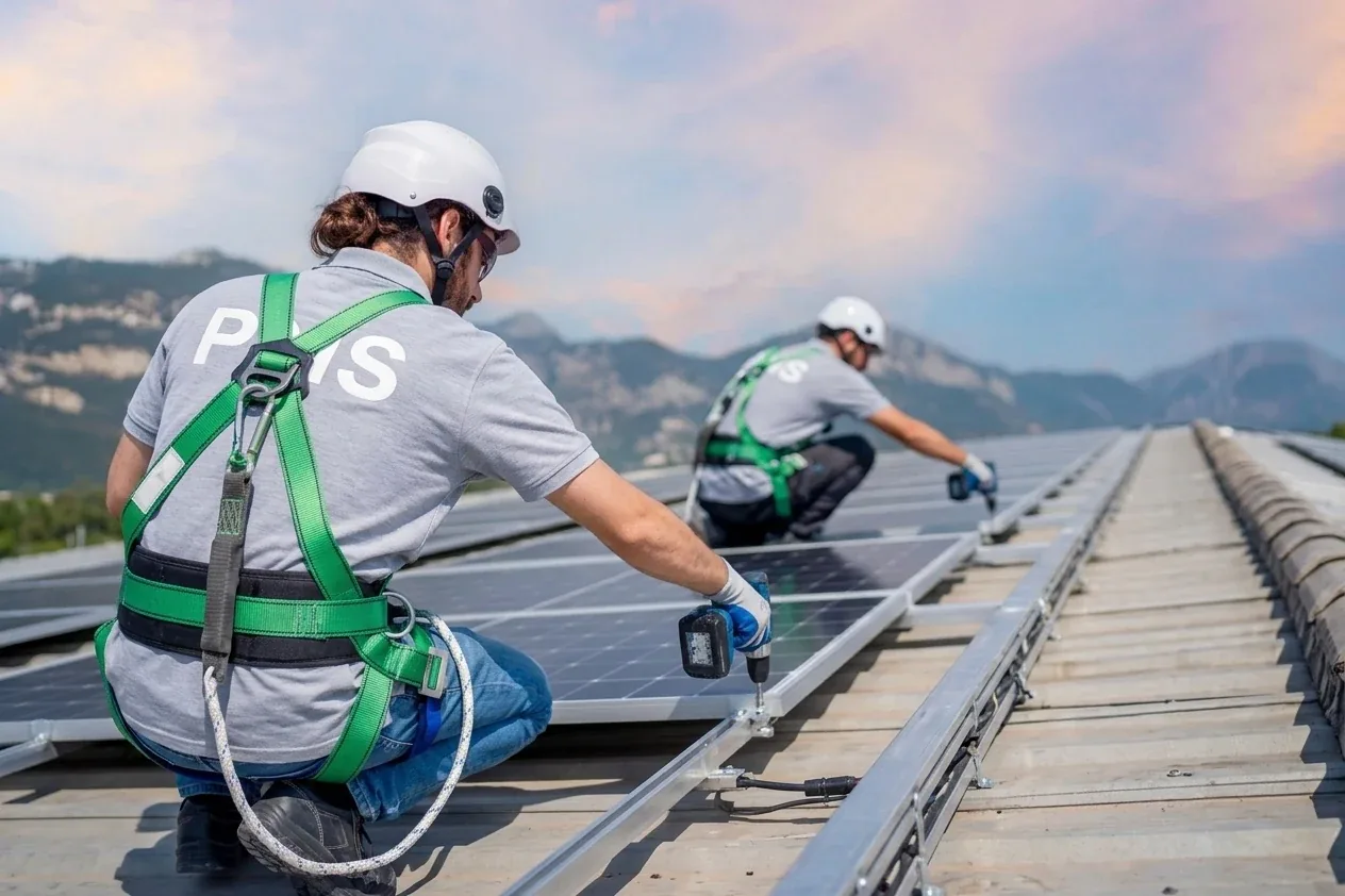 Installation de panneaux solaires en toiture à Lescar